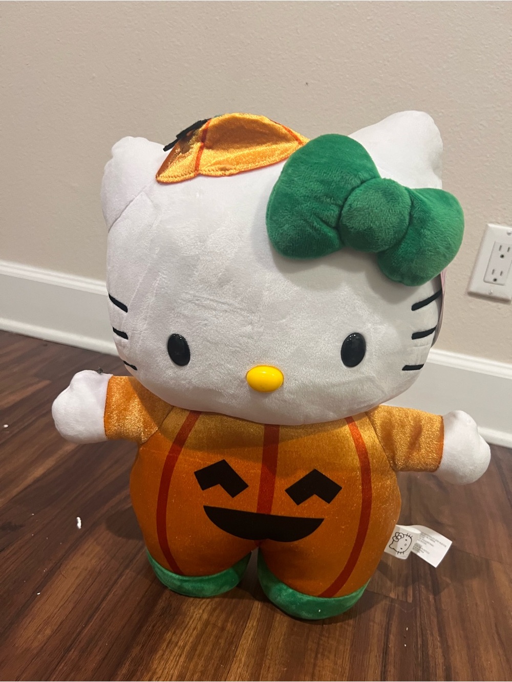 Hello Kitty Pumpkin Halloween Greeter